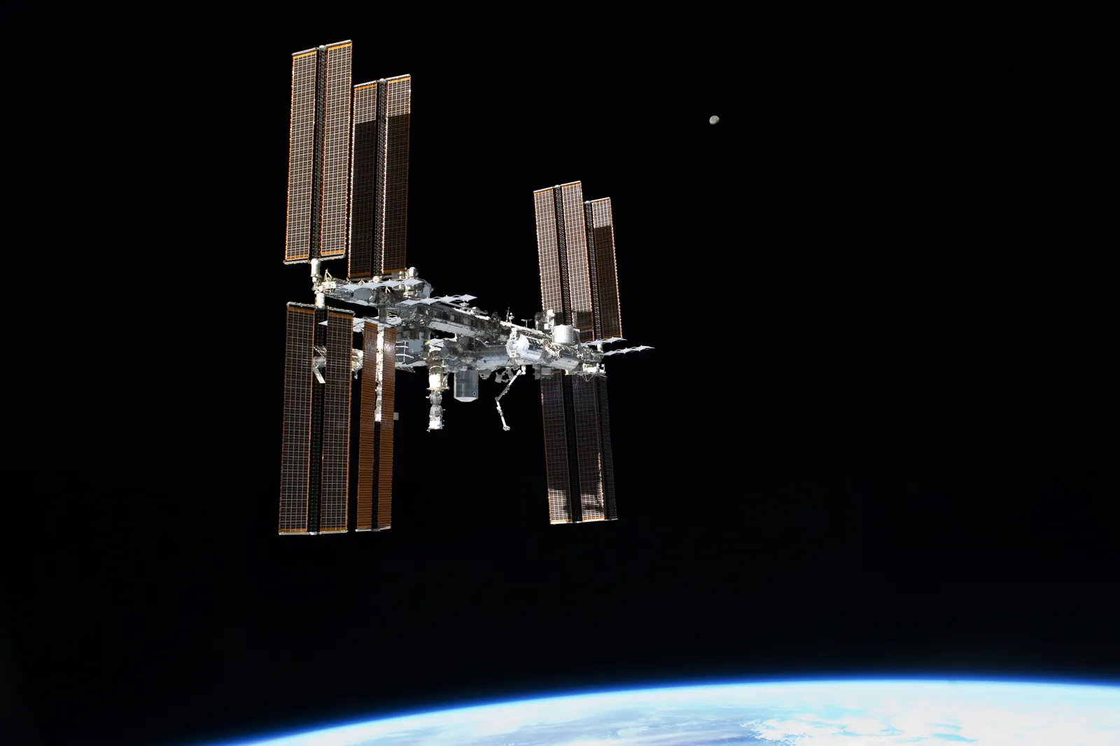 Estación espacial internacional, una referencia real de hardware operando en órbita